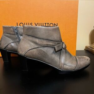 Women’s Naot Vistoso Leather Booties - Size 40 (9.5)